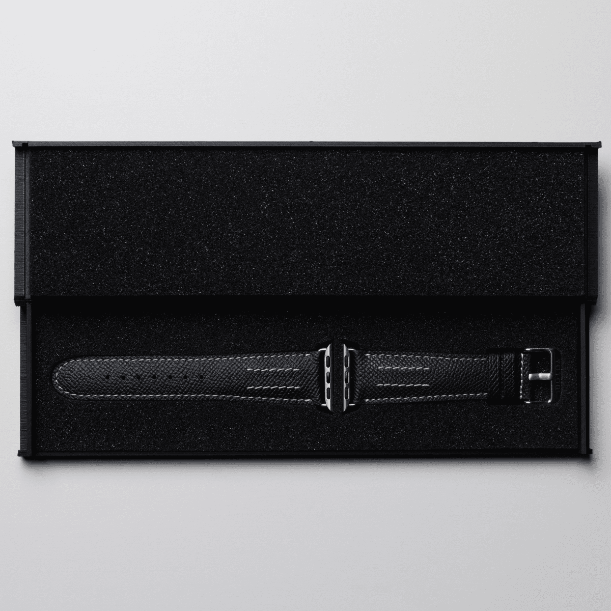 AppleWatchレザーバンド【42mm/44mm/45mm】(色:ブラック×ホワイト)箱入り